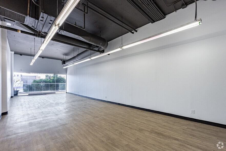 More Photos Of 221 E 12th St, Los Angeles Office For Lease