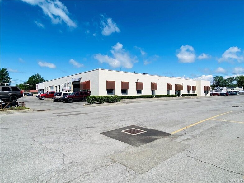 More Photos Of 1212 Abbott Rd, Buffalo Auto Dealership For Lease