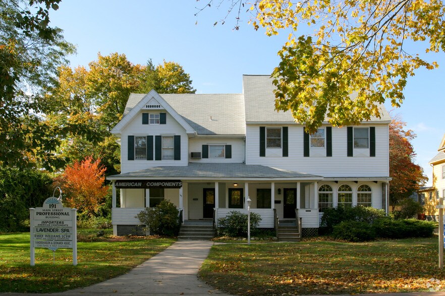 More Photos Of 191 Main St, Old Saybrook Loft Creative Space For Lease