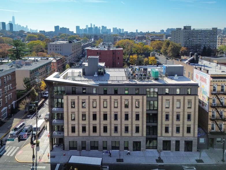 Primary Photo Of 251 14th St, Hoboken Apartments For Lease