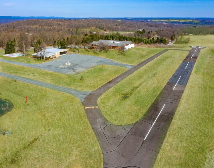 More Photos Of 37 Colonel Lindbergh Ln, Moscow Airport For Sale