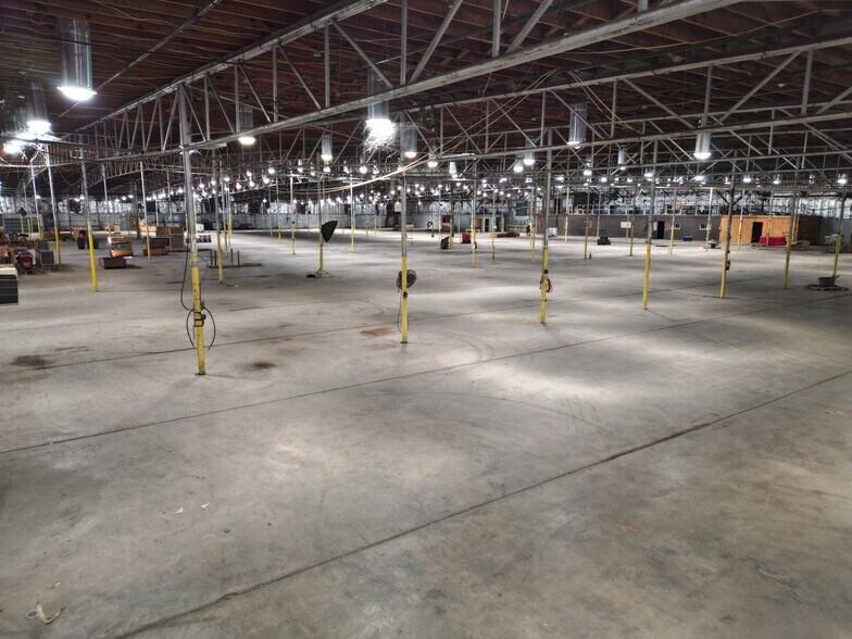 More Photos Of 320 Commerce Ct, Rocky Mount Warehouse For Lease
