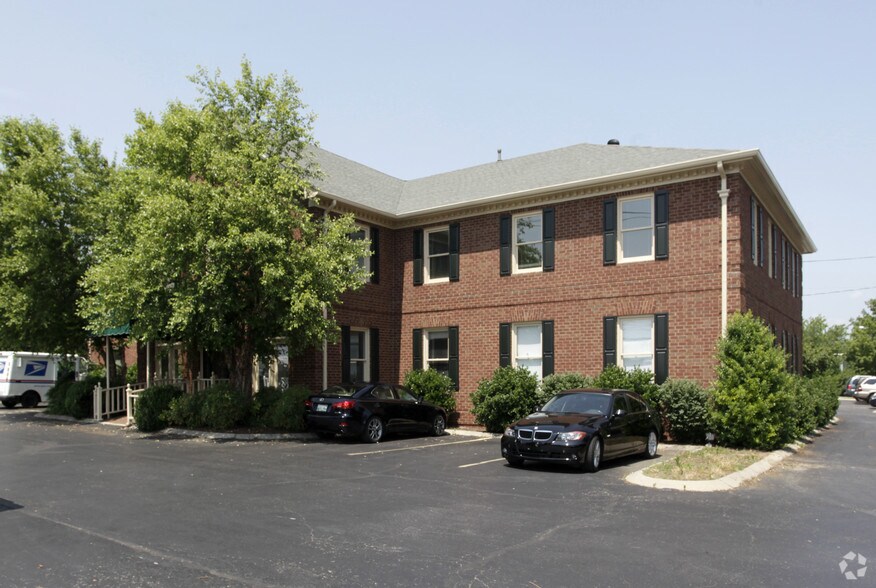 More Photos Of 131 Indian Lake Rd, Hendersonville Loft Creative Space For Lease