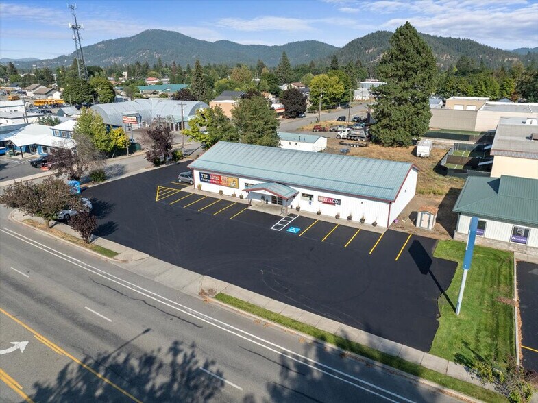 More Photos Of 1620 N Government Way, Coeur d'Alene Freestanding For Sale