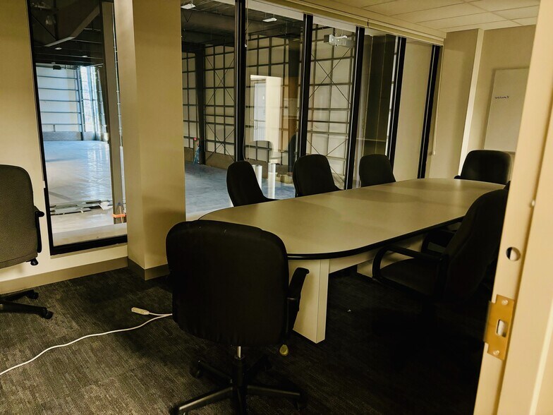 More Photos Of 3 Patterson Rd, Shirley Warehouse For Lease