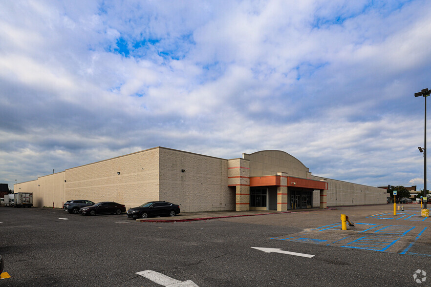 Primary Photo Of 2940 Veterans Memorial Blvd, Metairie Freestanding For Lease