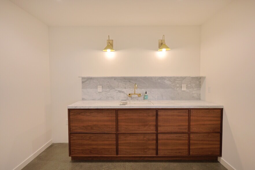 More Photos Of 2912 Telegraph Ave, Berkeley Office For Lease