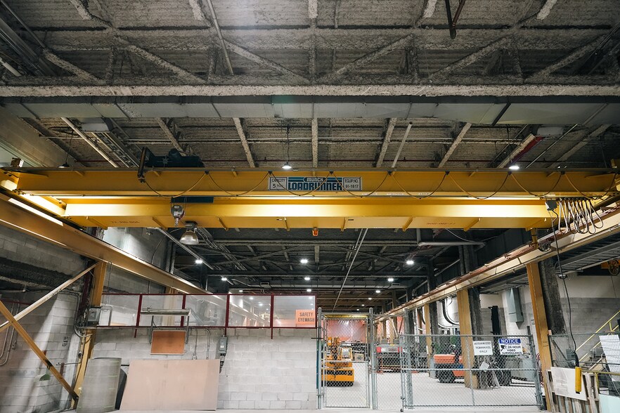 More Photos Of 3363 Davis Rd, Thorold Warehouse For Lease