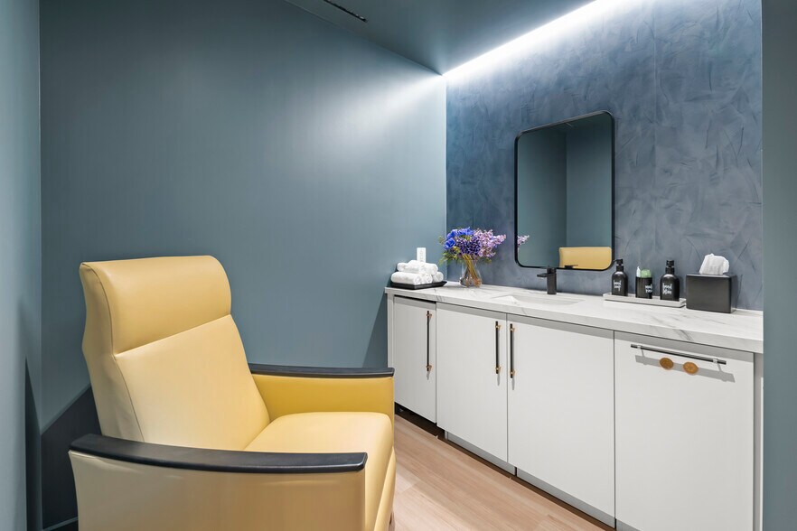 More Photos Of 901 N Glebe Rd, Arlington Office For Lease