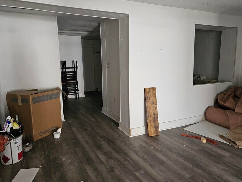 More Photos Of 2314 W Franklin St, Evansville Storefront Retail Residential For Lease