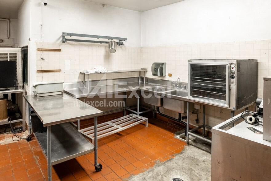 More Photos Of 287 N Lake Powell Blvd, Page Hotel For Sale