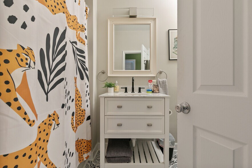 More Photos Of 2600 W Main St, Richmond Storefront Retail Residential For Sale