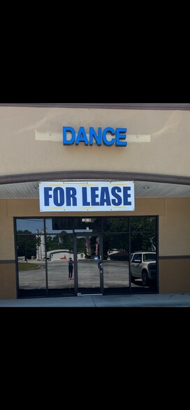 More Photos Of 1879 Stone Mountain Lithonia Rd, Lithonia Storefront Retail Office For Lease