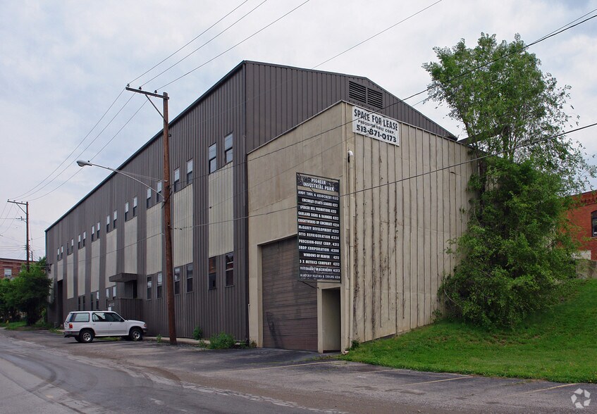 Primary Photo Of 4212 Airport Rd, Cincinnati Flex For Lease