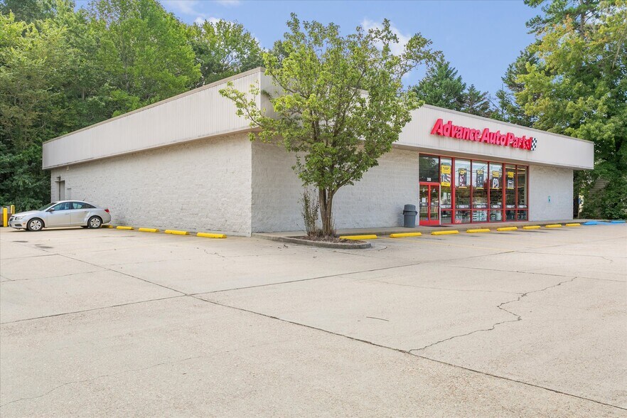 More Photos Of 398 Wythe Creek Rd, Poquoson Auto Repair For Sale