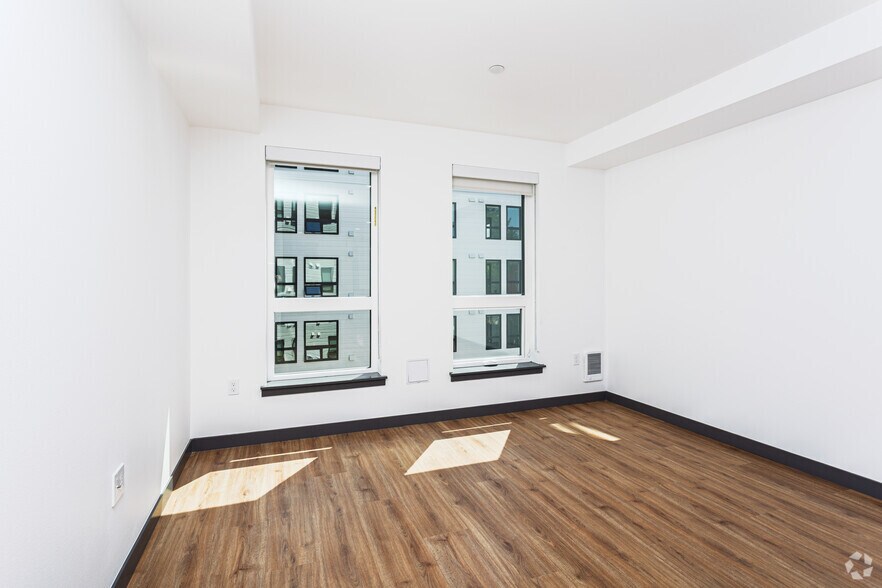 More Photos Of 1505 SW 107th St, Seattle Apartments For Lease