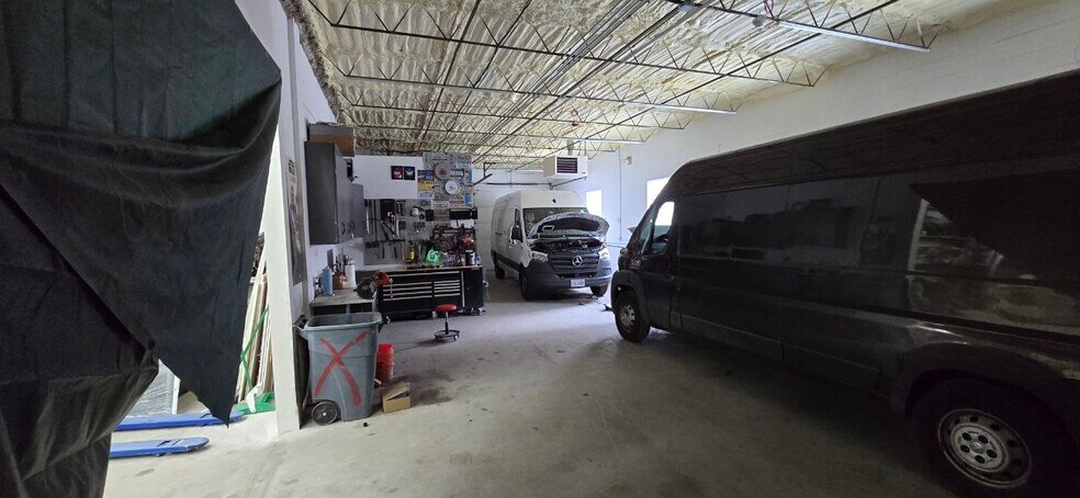 More Photos Of 188 Seegers Ave, Elk Grove Village Flex For Sale