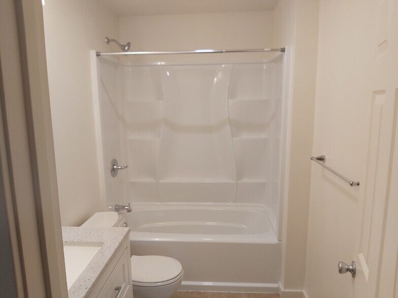 More Photos Of 350 SE Lilly Ave, Corvallis Apartments For Sale