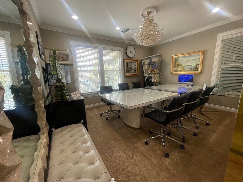 More Photos Of 1021 S Union Ave, Los Angeles Office Residential For Lease