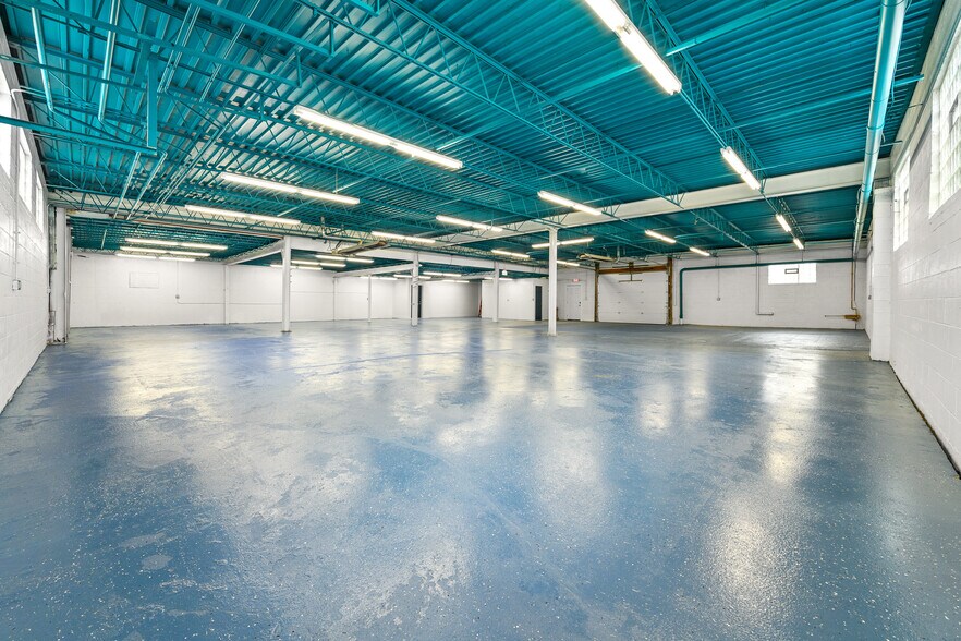 More Photos Of 3665 Central Pky, Cincinnati Warehouse For Sale