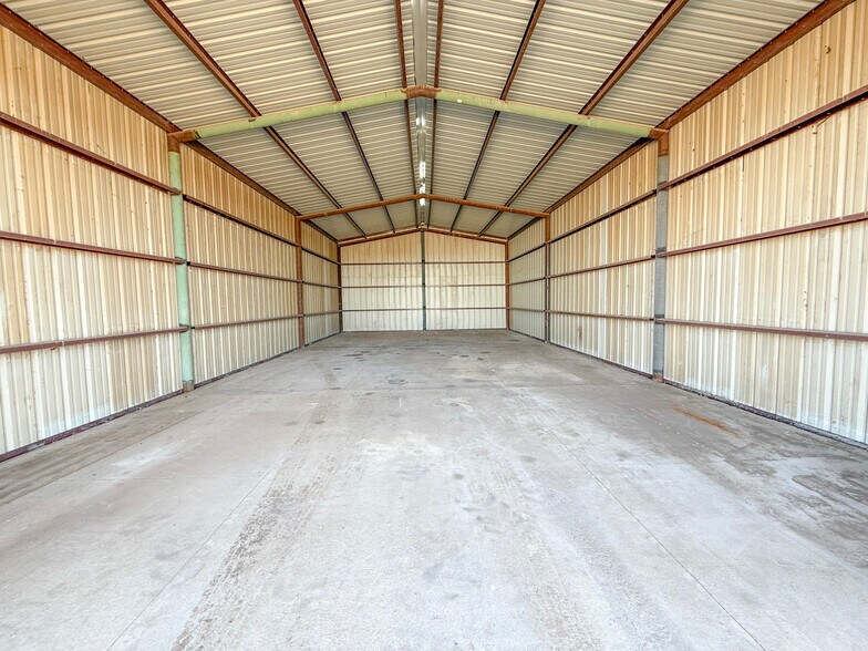 More Photos Of 11730 Highway 152, Pampa Warehouse For Sale