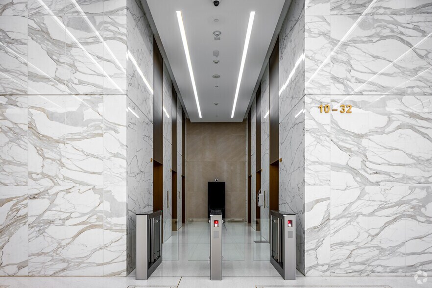 More Photos Of 75 Rockefeller Plaza, New York Office For Sale