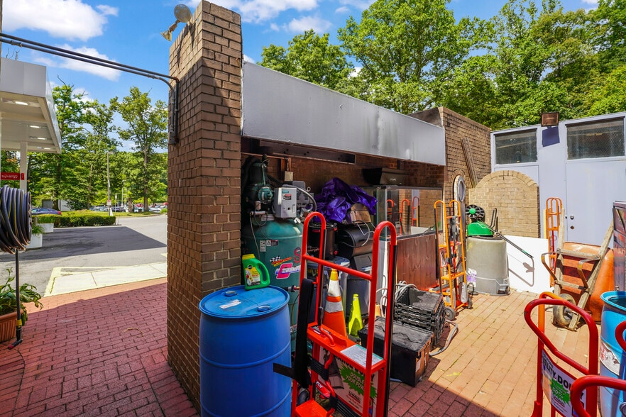 More Photos Of 11410 N Shore Dr, Reston Service Station For Sale