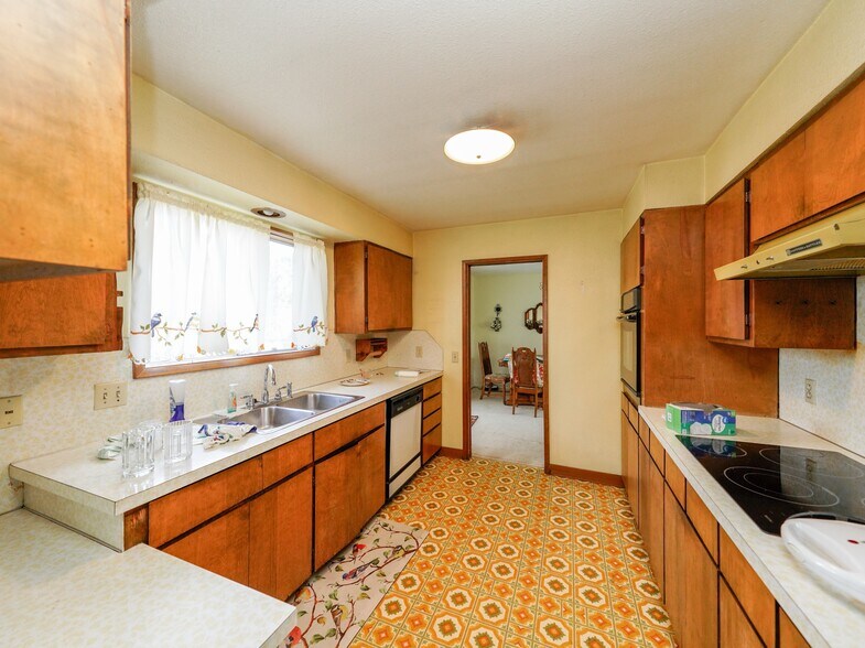 More Photos Of 4856 32nd Ave SE, Salem Industrial For Sale