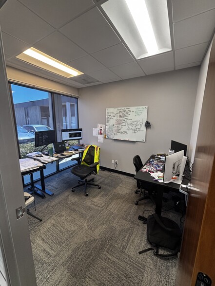 More Photos Of 7050-7062 Convoy Ct, San Diego Manufacturing For Lease