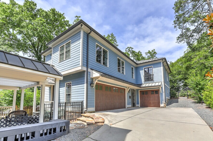 More Photos Of 2972 Lookout Pl NE, Atlanta Office Residential For Sale