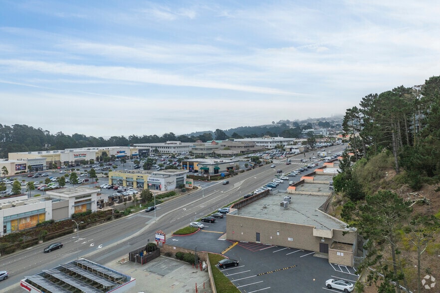 More Photos Of 314-350 Gellert Blvd, Daly City Unknown For Lease