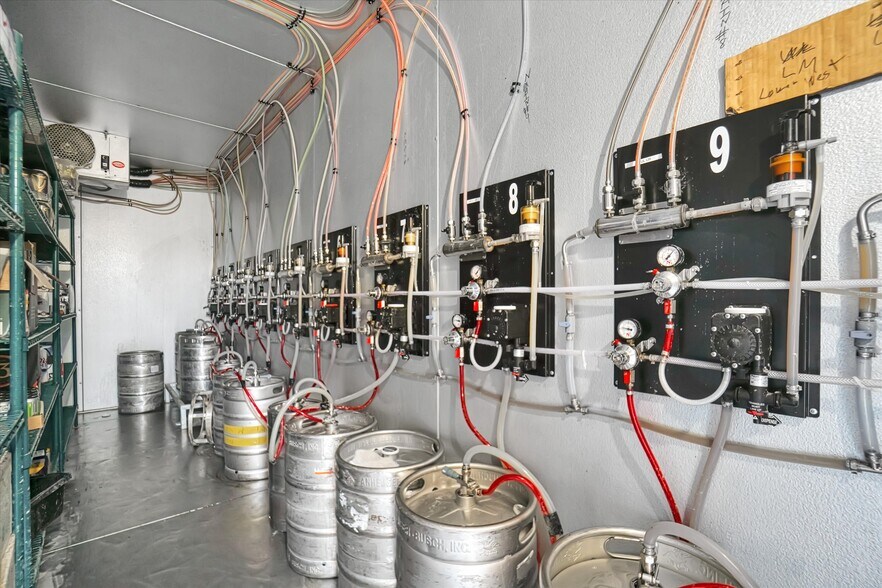 More Photos Of 23894 S Frontage Rd, Weatherford Bar For Sale