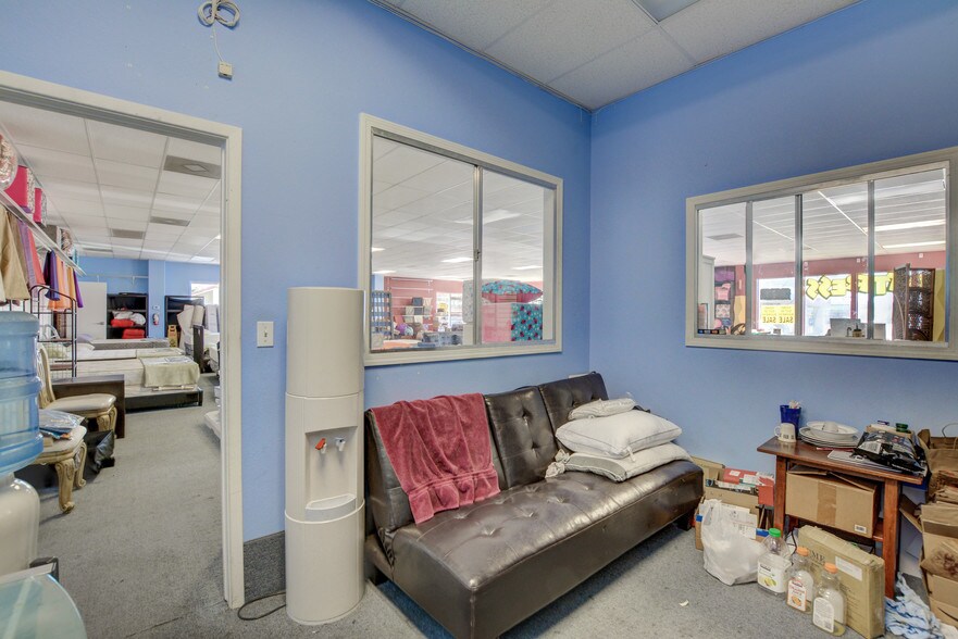 More Photos Of 1900 S Rainbow Blvd, Las Vegas Freestanding For Sale