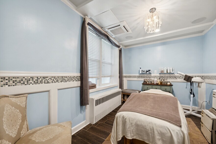 More Photos Of 504 Merrick Rd, Lynbrook Apartments For Sale