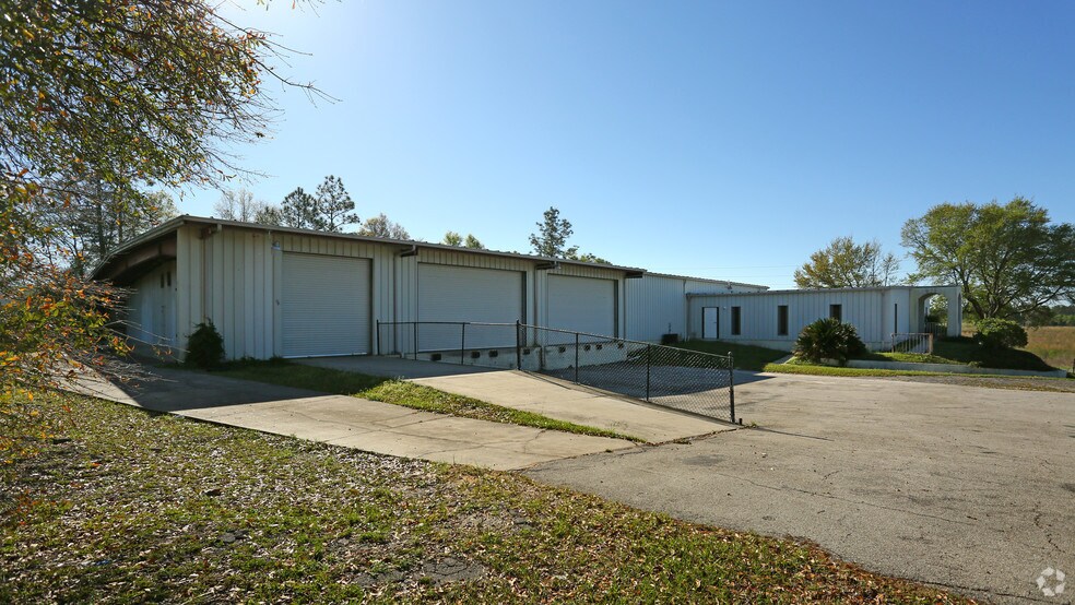 Primary Photo Of 495 Fortune Blvd, Midway Light Distribution For Lease