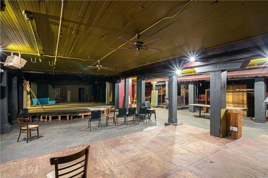 More Photos Of 202 Main St, Saint Joseph Refrigeration Cold Storage For Lease