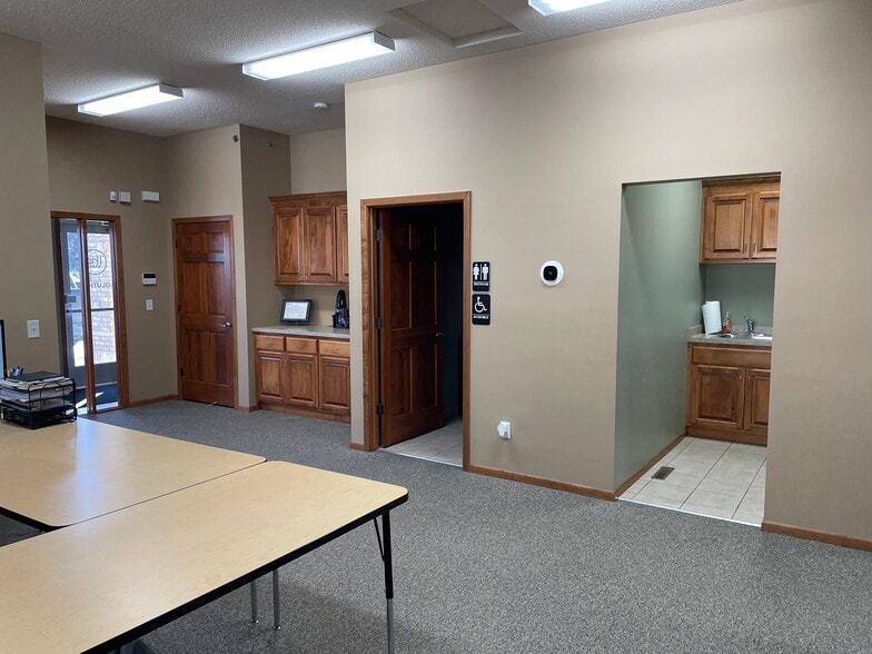 More Photos Of 2167 Northdale Blvd NW, Coon Rapids Office For Sale