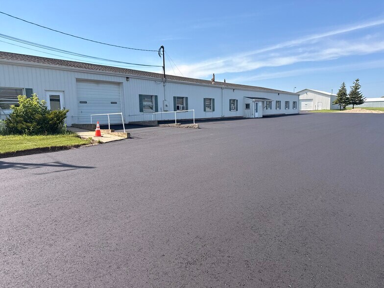 Primary Photo Of 825 Prosper Rd, De Pere Warehouse For Lease