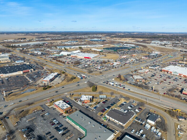 More Photos Of 3030 Milton Ave, Janesville Fast Food For Sale
