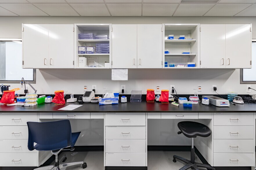 More Photos Of 727 Norristown Rd, Lower Gwynedd Research And Development For Lease