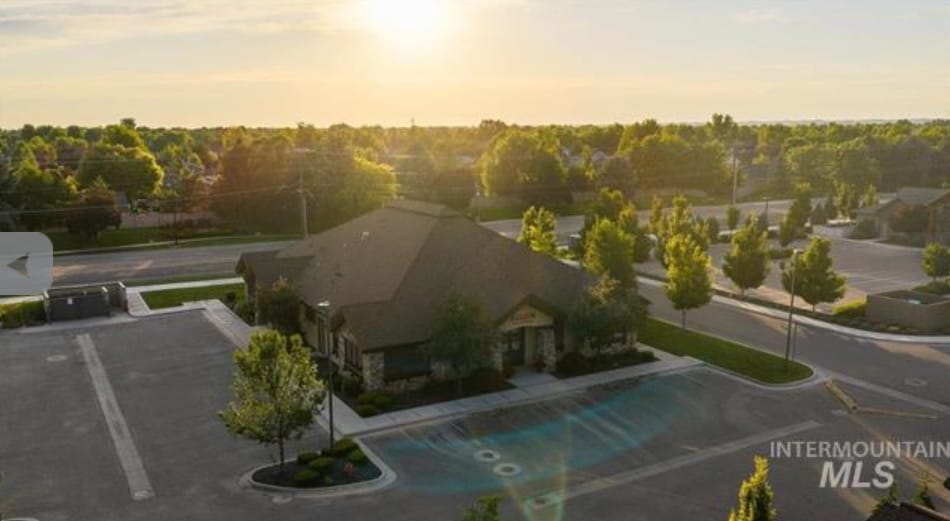 More Photos Of 1588 W Cayuse Creek Dr, Meridian Medical For Sale