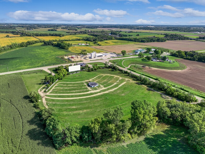 More Photos Of W6423 US-18, Jefferson Drive In Movie For Sale