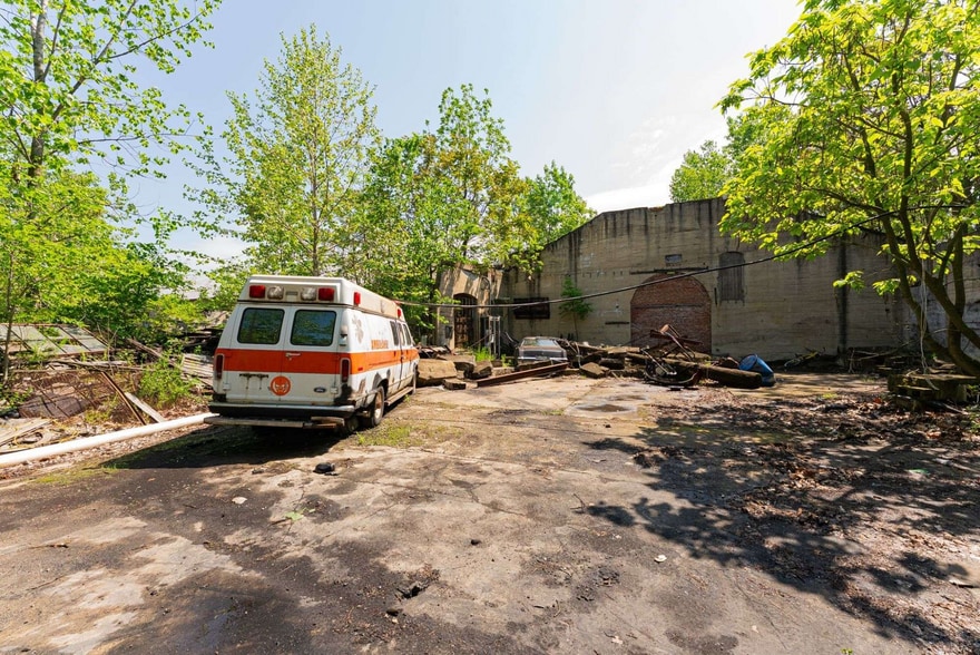 More Photos Of 311 Rose Ave, Marion Warehouse For Sale