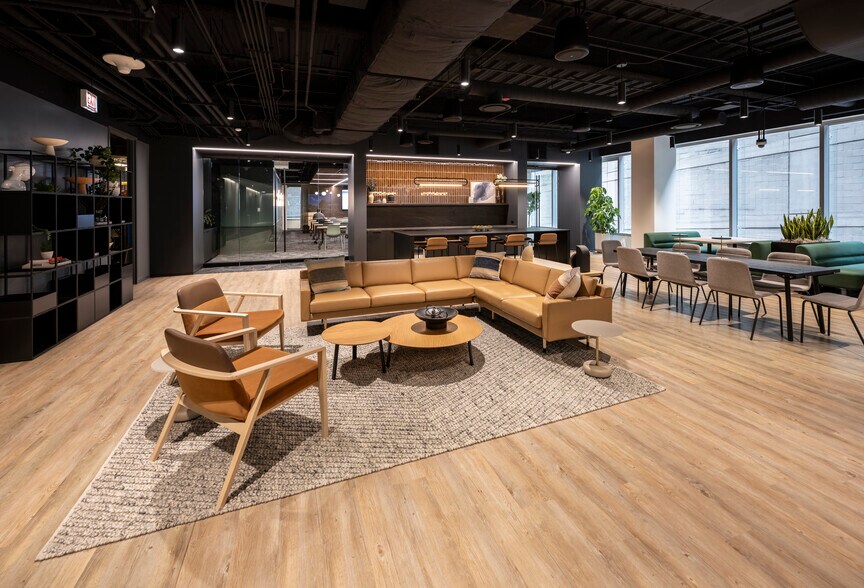 More Photos Of 550 W Adams St, Chicago Office For Lease