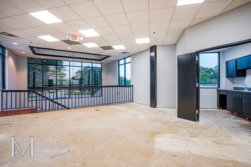 More Photos Of 2320 Michigan Ct, Arlington Light Distribution For Lease