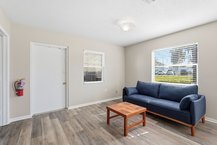 More Photos Of 500-510 Tarpon Ave E, Tarpon Springs Office For Sale