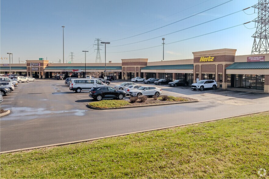 More Photos Of 1370 Veterans Pky, Clarksville Restaurant For Sale