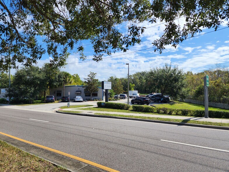 More Photos Of 2041 N Hiawassee Rd, Apopka Warehouse For Sale