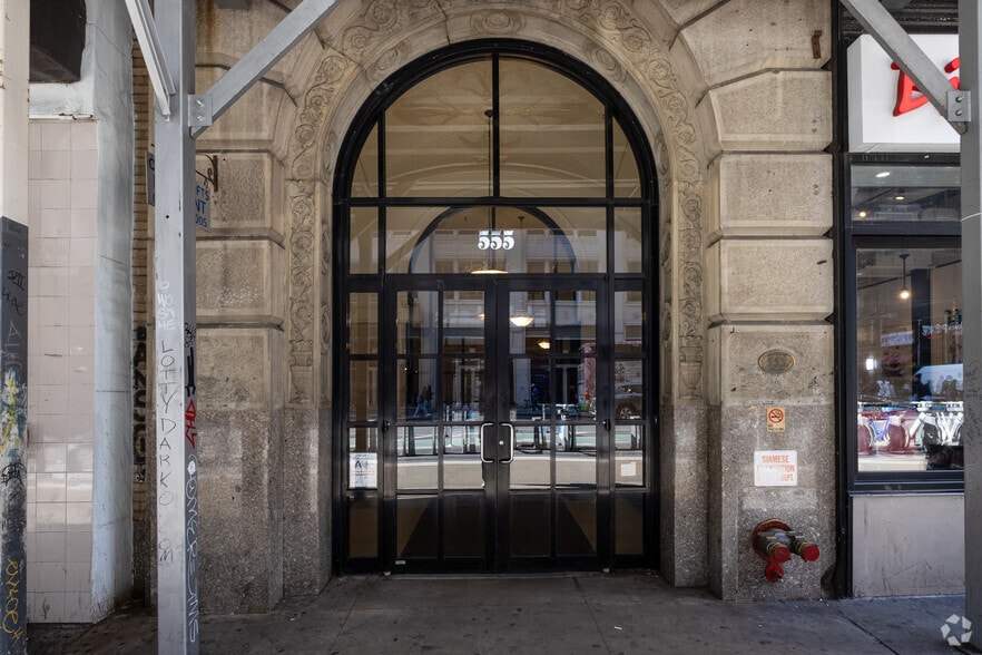 More Photos Of 555 W 8th Ave, New York Loft Creative Space For Lease