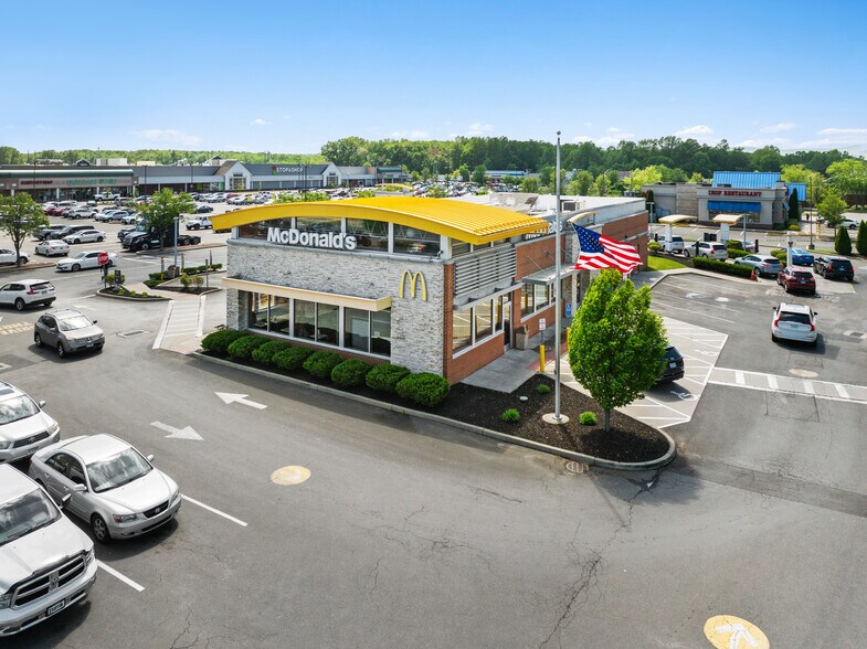 More Photos Of 271-421 Cottage Grove Rd, Bloomfield Unknown For Lease